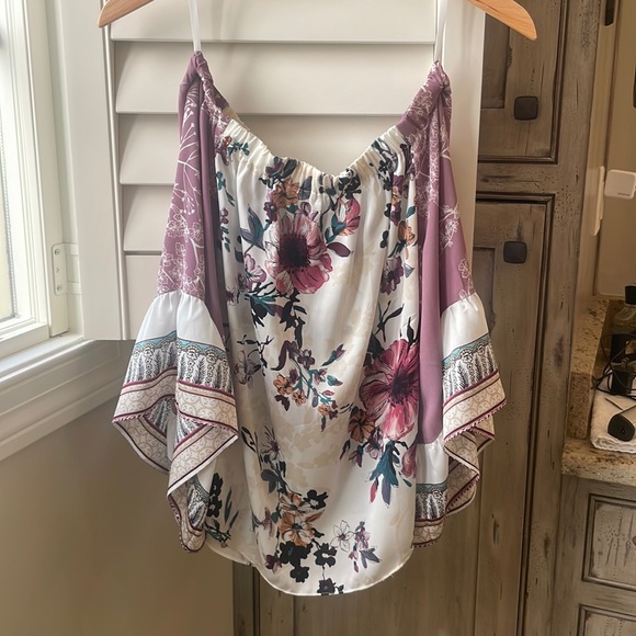 WHBM off shoulder top with bell sleeve, XXS - Picture 1 of 1